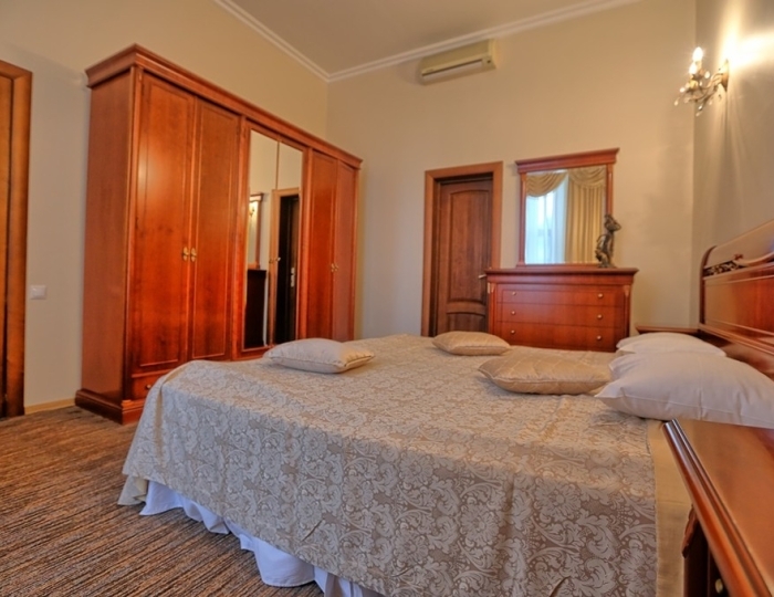 2-местное 2-комн. люкс малый - Гостиница «Рица» Сухум